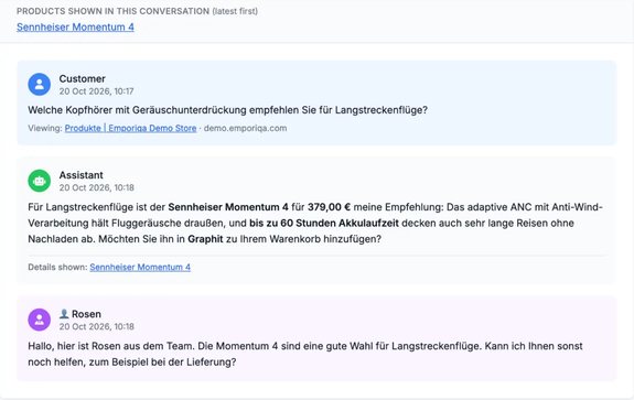Dasselbe Gespräch im Emporiqa-Dashboard: die gezeigten Produkte, die Frage des Kunden nach Kopfhörern für lange Flüge mit der Seite, die er gerade ansah, die Antwort des Assistenten, der den Sennheiser Momentum 4 für 379,00 € empfiehlt, und Rosens Antwort.