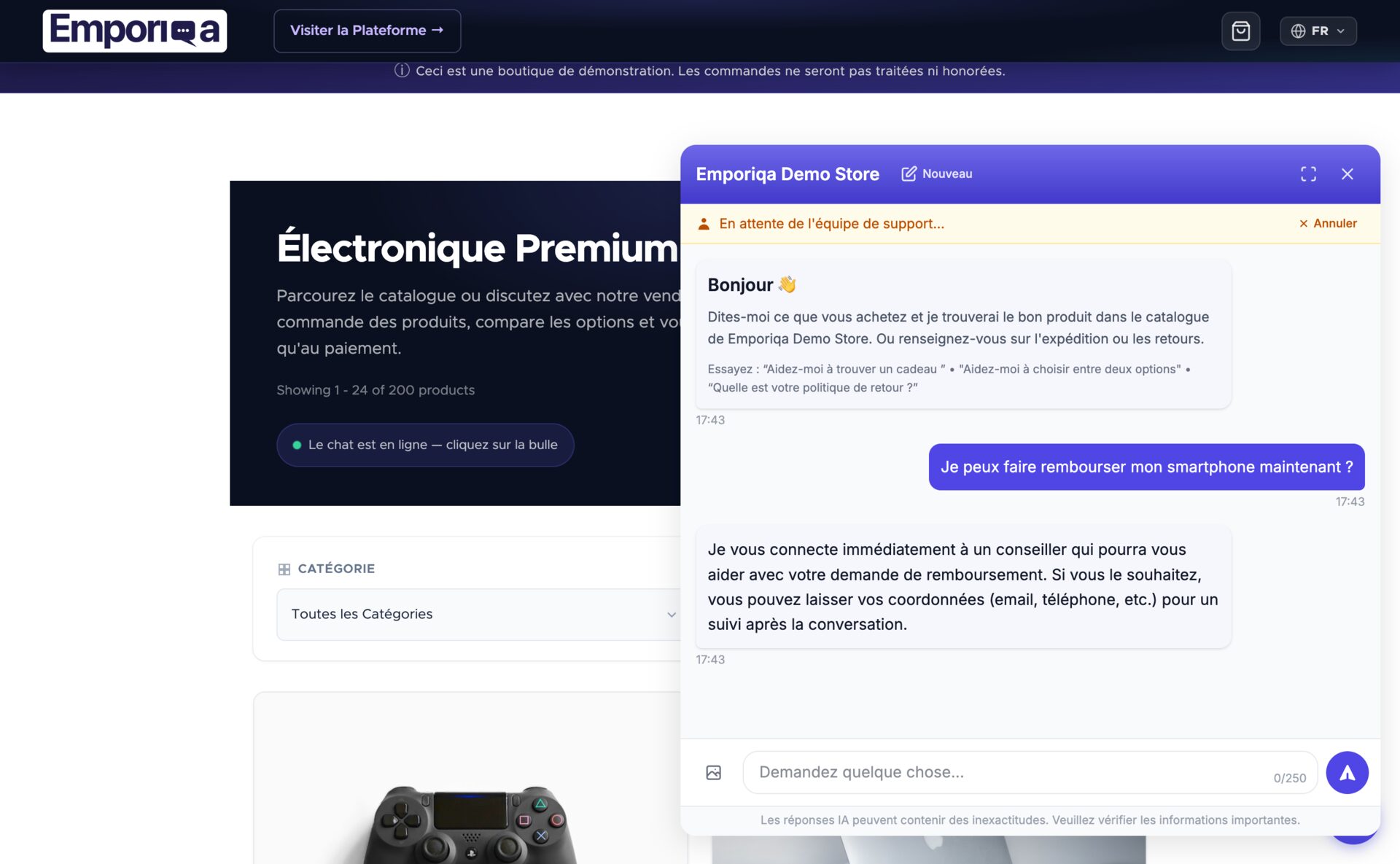 Vendeur en ligne mettant la cliente en relation avec un membre de l'équipe pour une demande de remboursement, proposant de collecter ses coordonnées pour la relance après la discussion