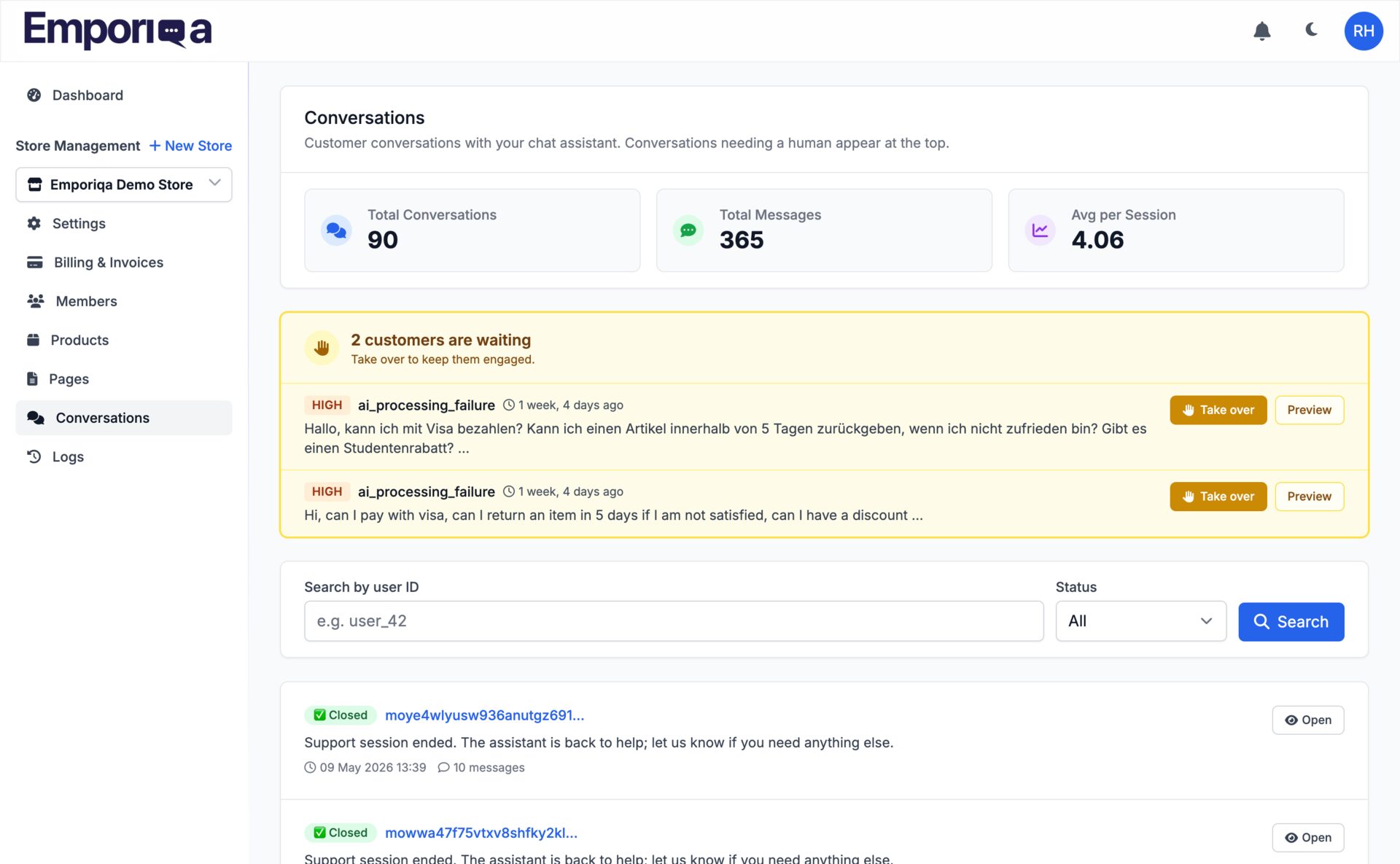 Boîte de conversations affichant les métriques principales (Conversations totales, Messages totaux, moyenne par session), une section ambrée « clients en attente » signalant les transferts urgents, et des filtres de recherche par identifiant et statut au-dessus de la liste des conversations clôturées